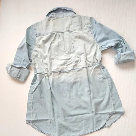 A•GLOW maternity chambray Pop-over shirt - Picture 8 of 8
